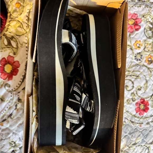 TEVA Midform Universal Sandal - Picture 8 of 8